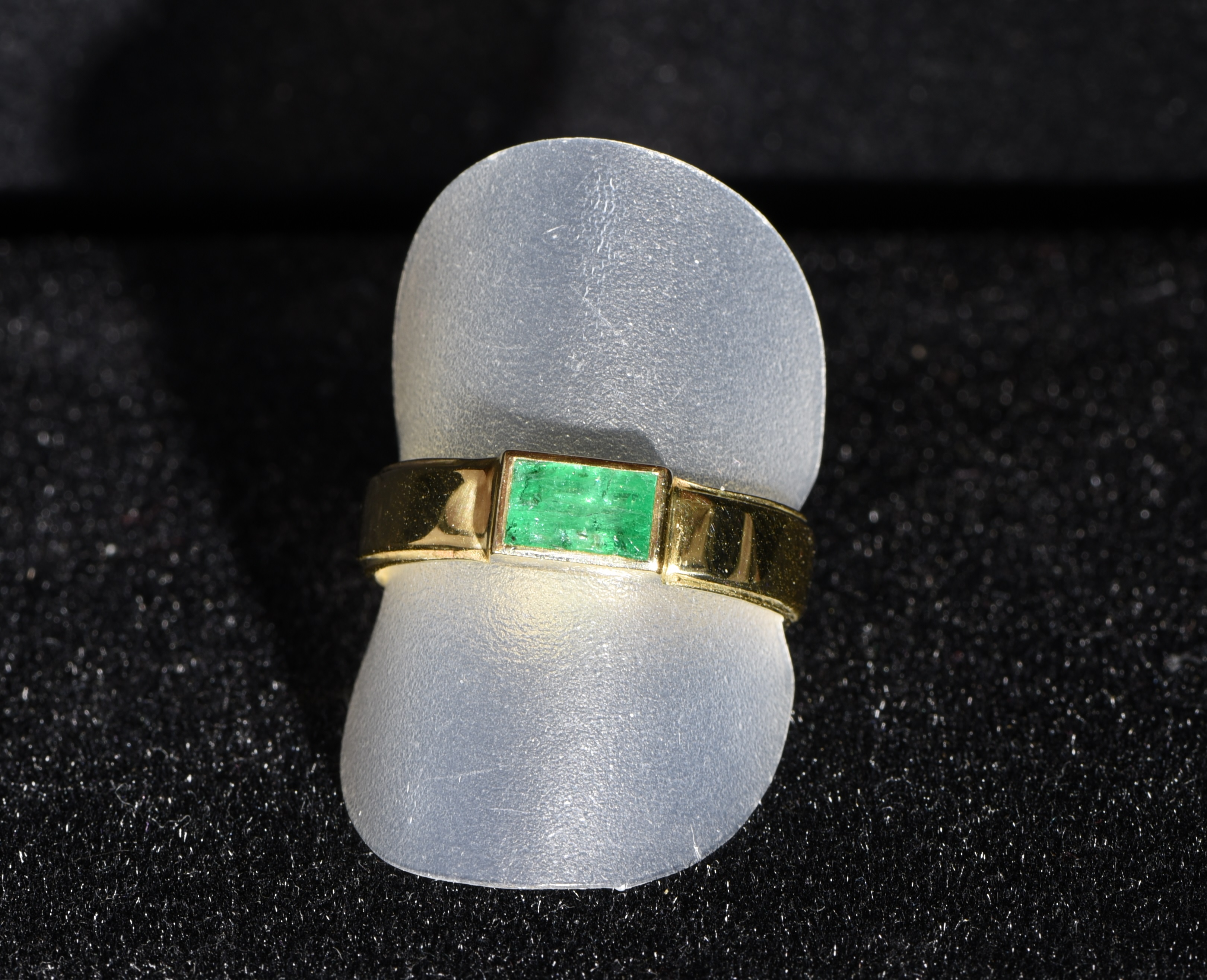 Klassischer Smaragdring in Gold Klassischer Smaragdring in Gold